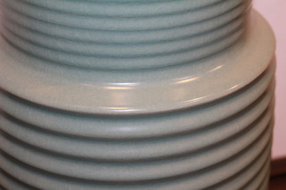 26123　人間国宝　中島宏	青磁壷　NAKAJIMA　Hiroshi