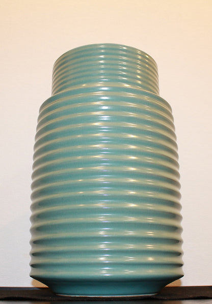 26123　人間国宝　中島宏	青磁壷　NAKAJIMA　Hiroshi