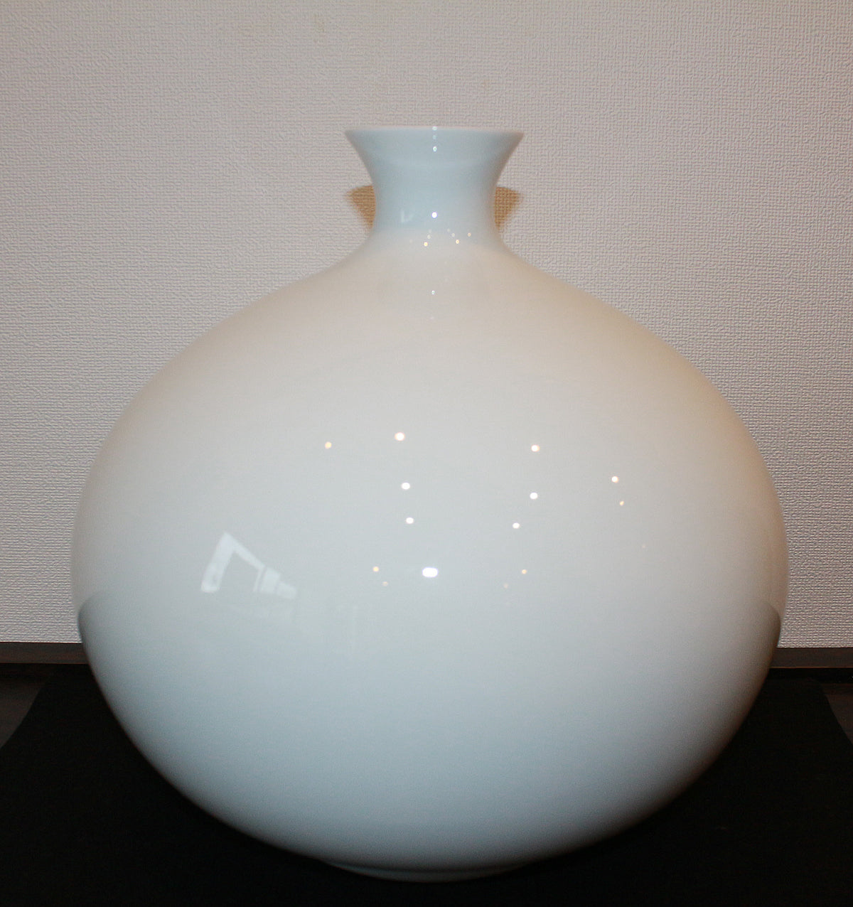 26126　人間国宝　井上萬二	　白磁壷