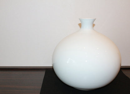 26126　人間国宝　井上萬二	　白磁壷